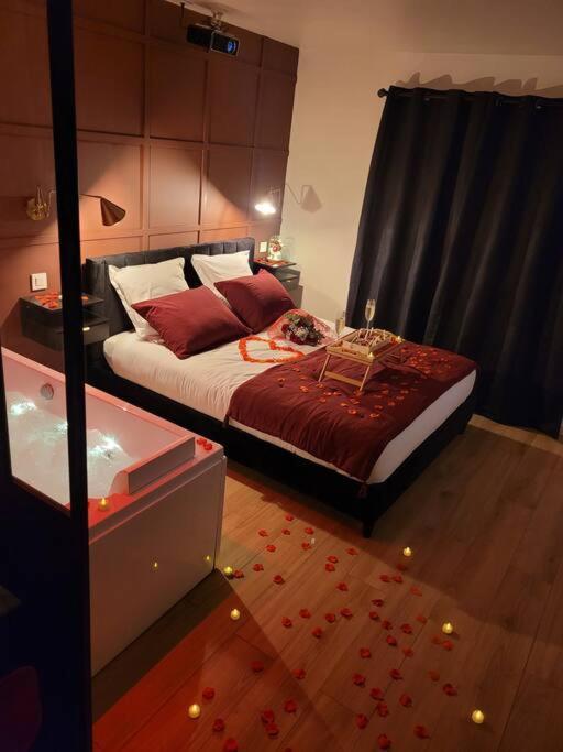 Nuit D'Evasion Love Room Avec Baignoire Balneotherapie Toulon Exterior foto