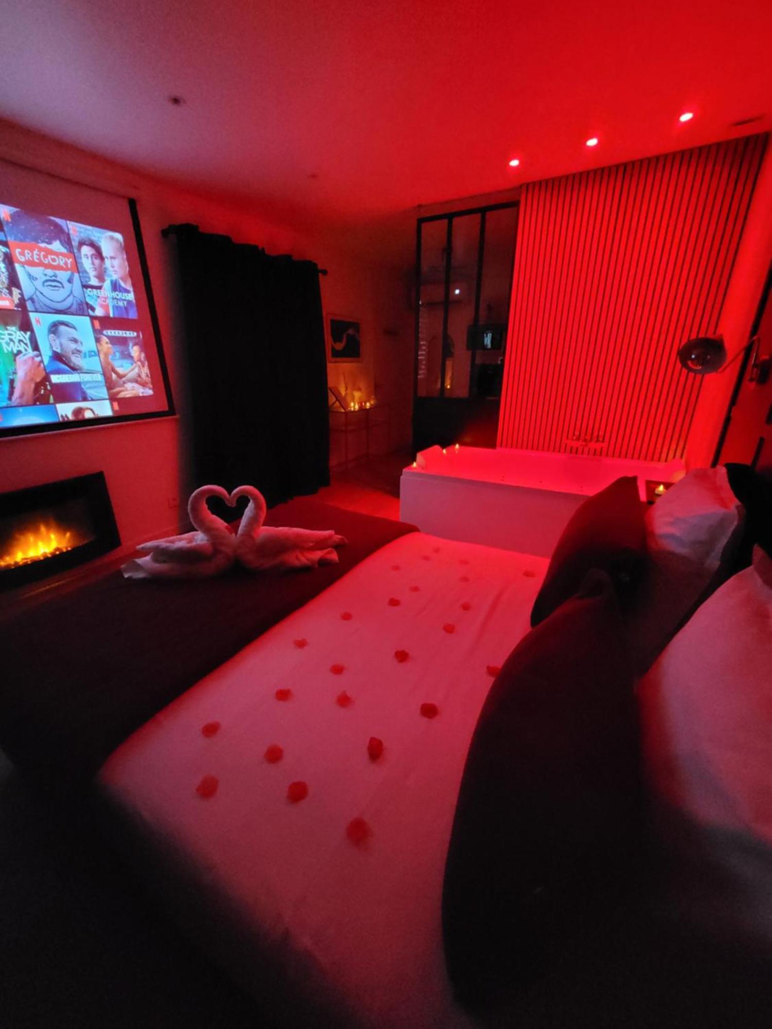 Nuit D'Evasion Love Room Avec Baignoire Balneotherapie Toulon Exterior foto
