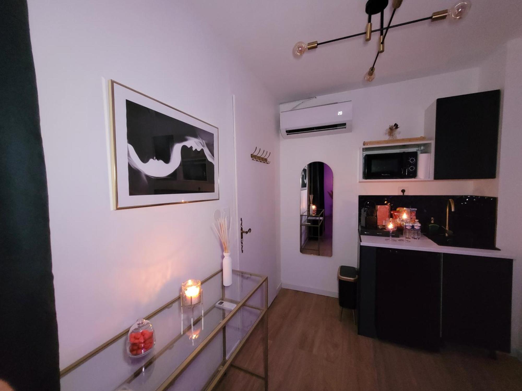 Nuit D'Evasion Love Room Avec Baignoire Balneotherapie Toulon Exterior foto