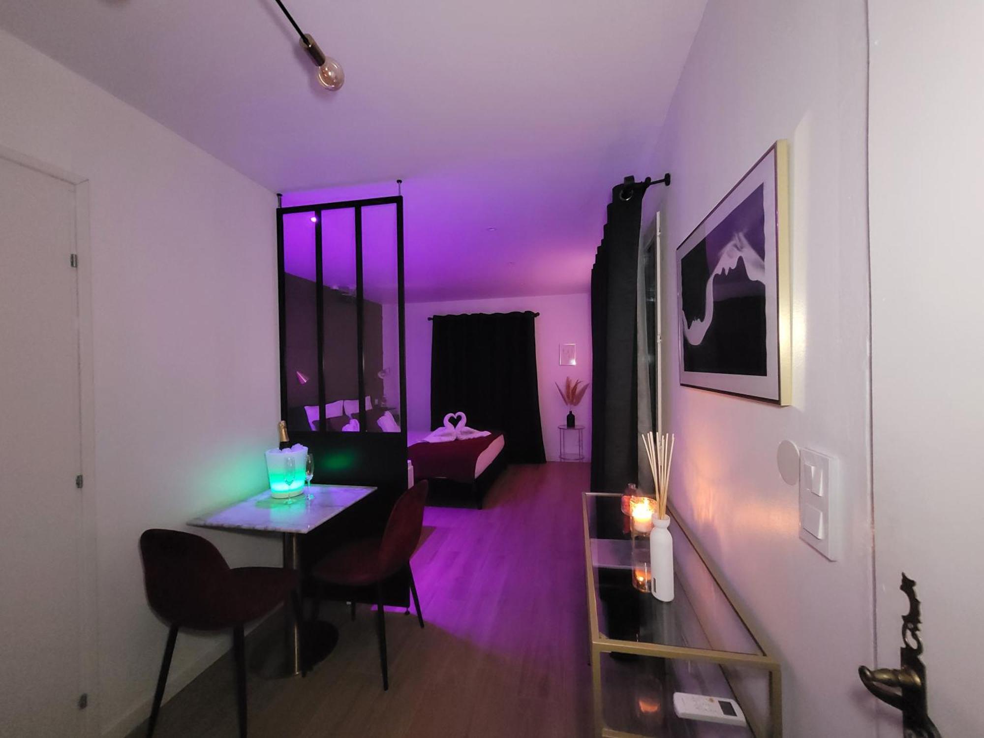 Nuit D'Evasion Love Room Avec Baignoire Balneotherapie Toulon Exterior foto
